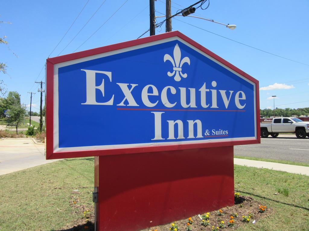Executive And 2* Tyler